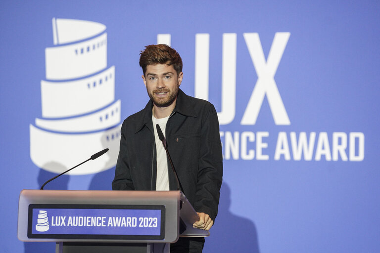 Gewinner Lukas Dhont bei seiner Rede.