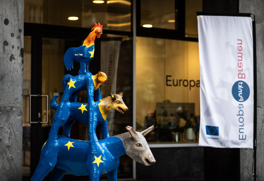 Europäische Stadtmusikanten vor dem EPB